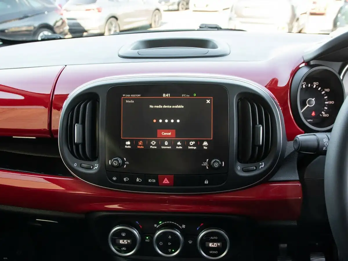 2018-fiat-500l-14-cross-big-22