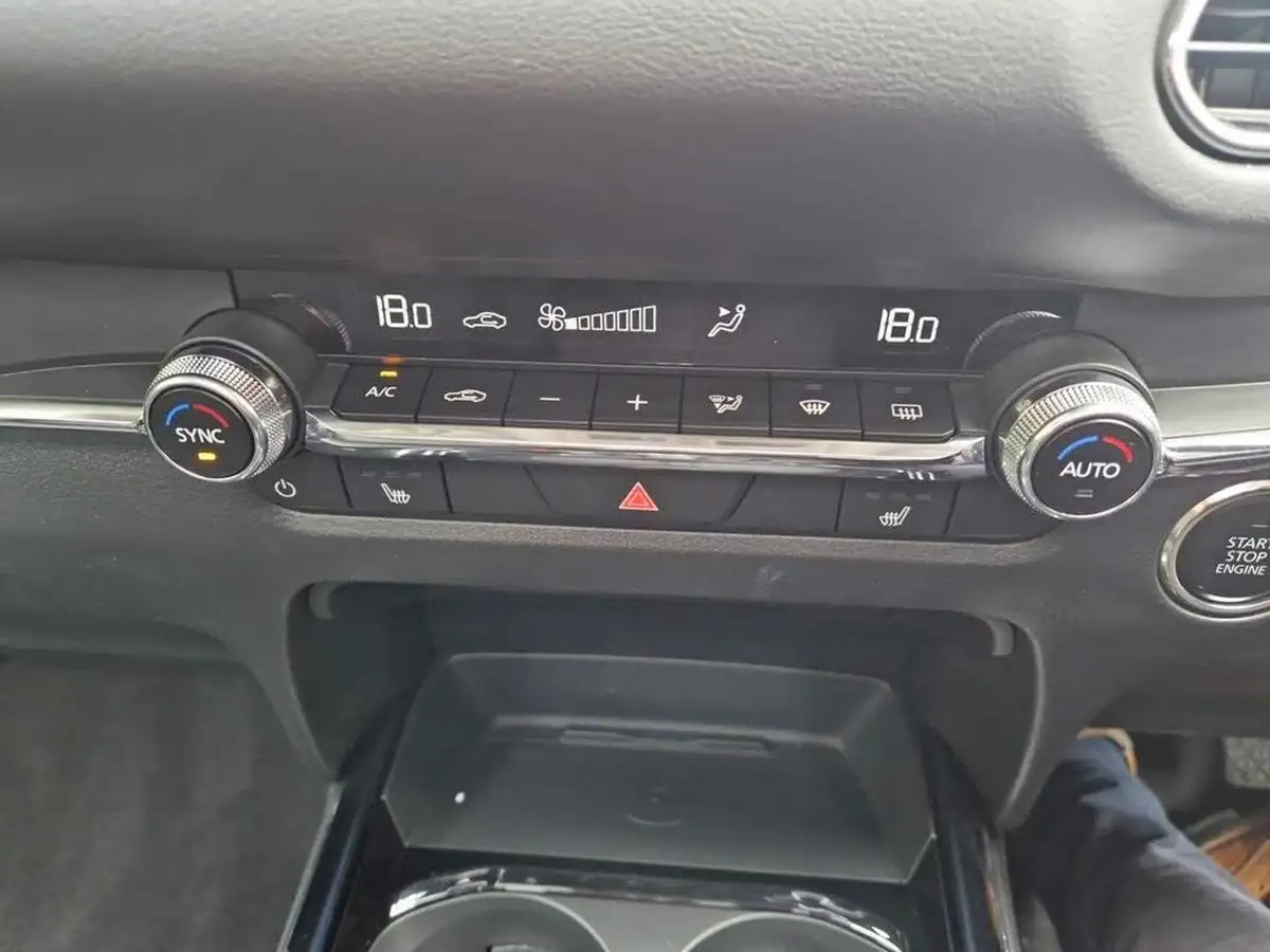 2025-mazda-cx-30-20-e-skyactiv-x-exclusive-line-big-11