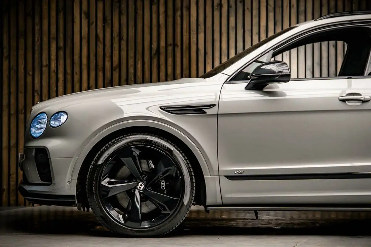 2021-bentley-bentayga-40-v8-big-8