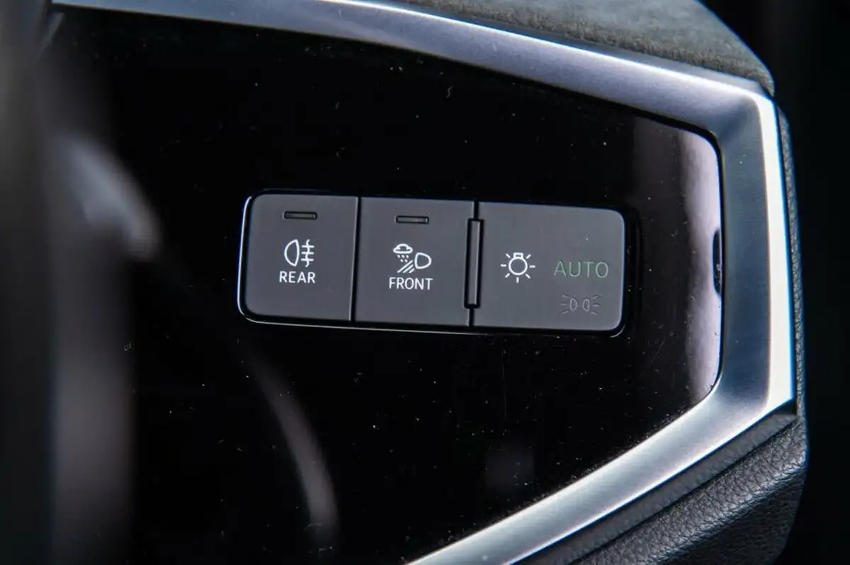 2019-audi-q3-20-40-tfsi-s-line-big-41