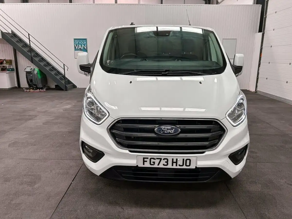 2023-ford-transit-custom-big-13