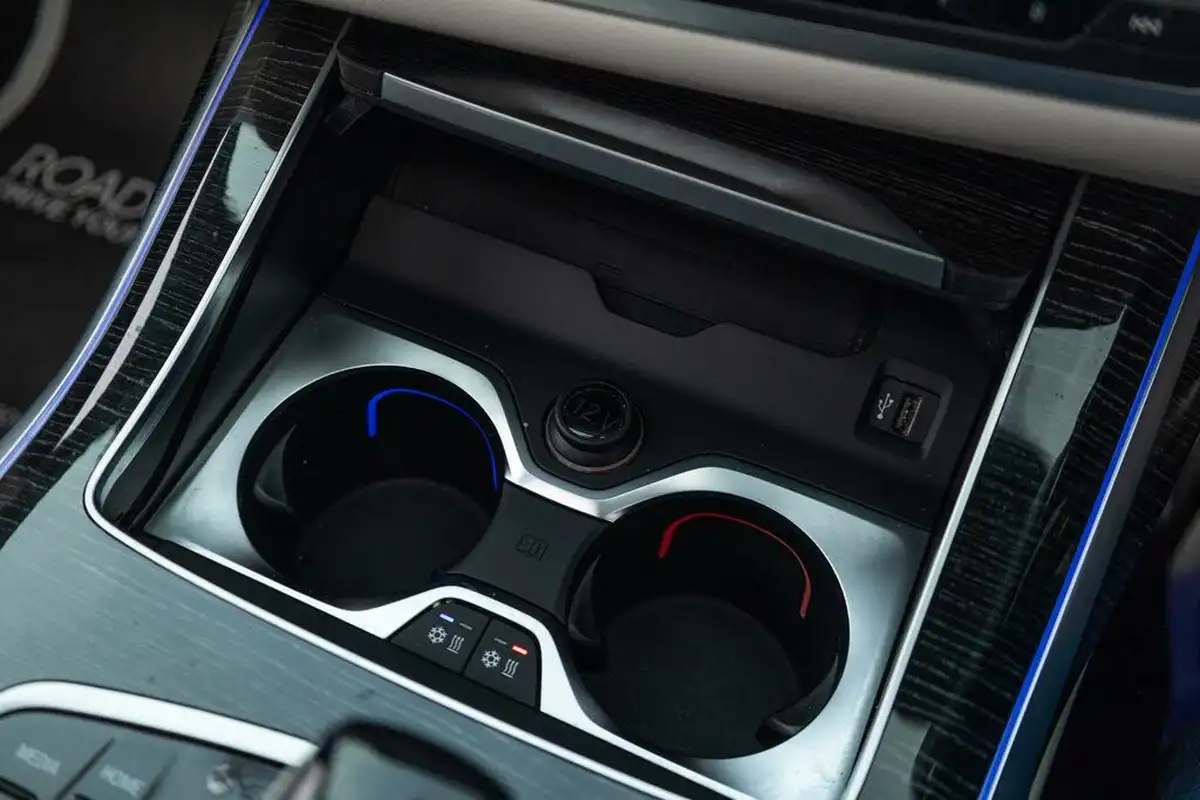 2020-bmw-x7-30td-m50d-big-30