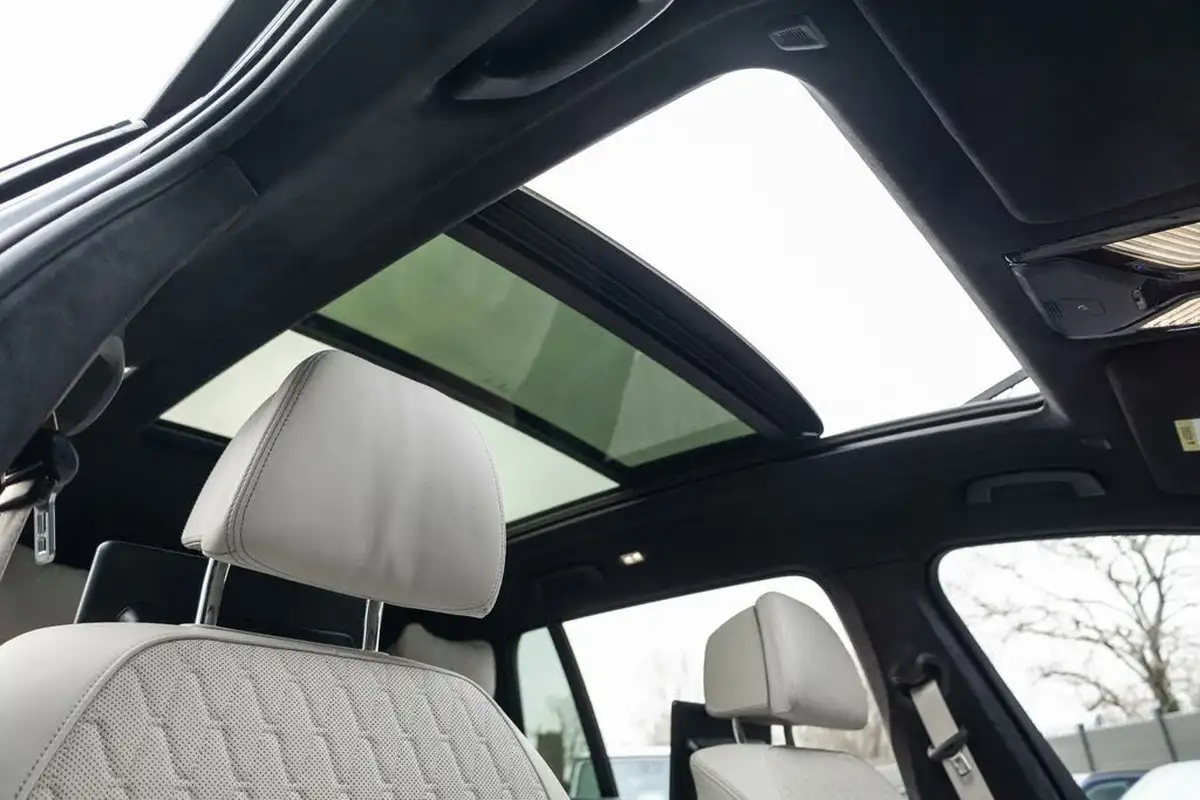 2020-bmw-x7-30td-m50d-big-54