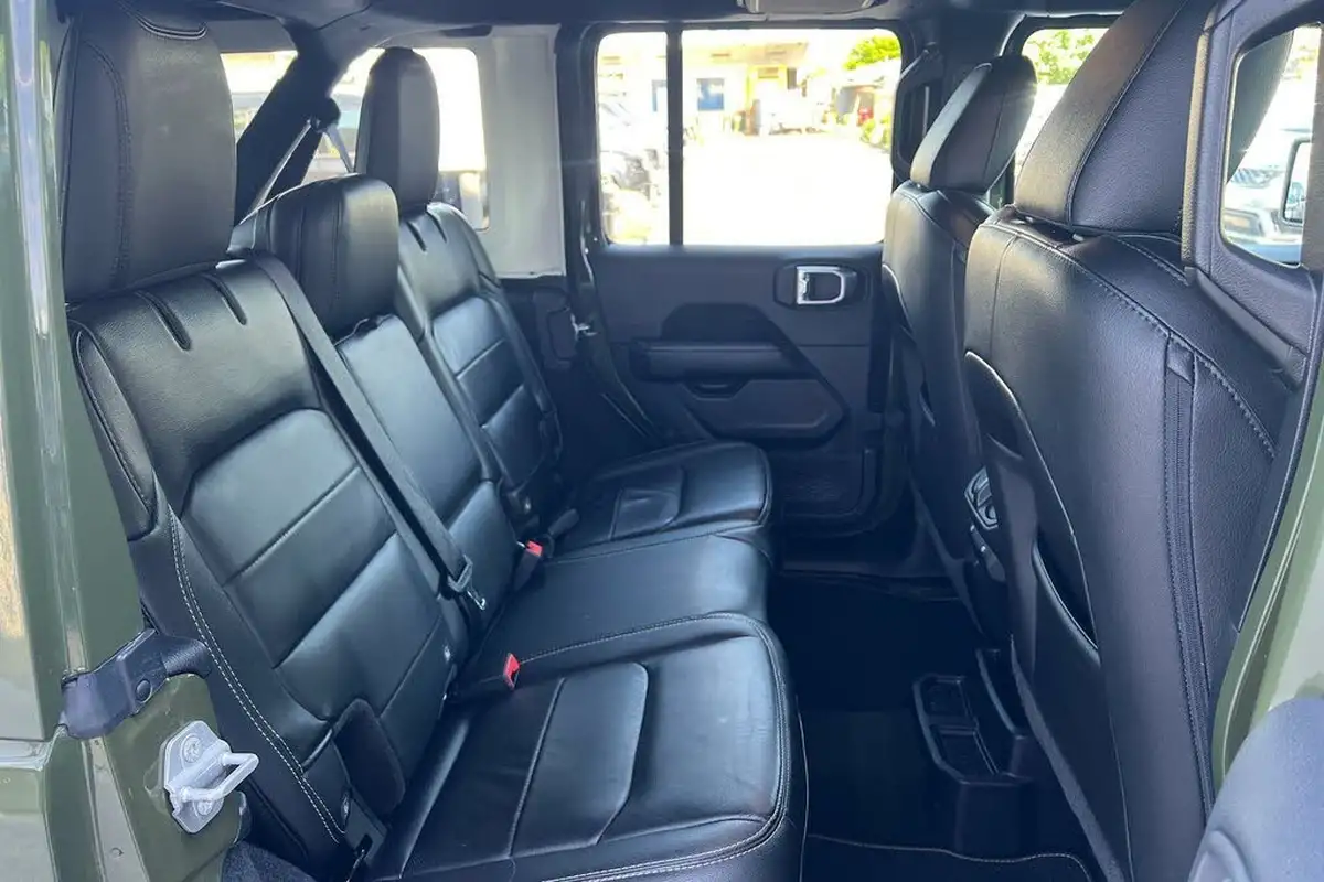 2021-jeep-wrangler-20-gme-80th-anniversary-5d-big-39