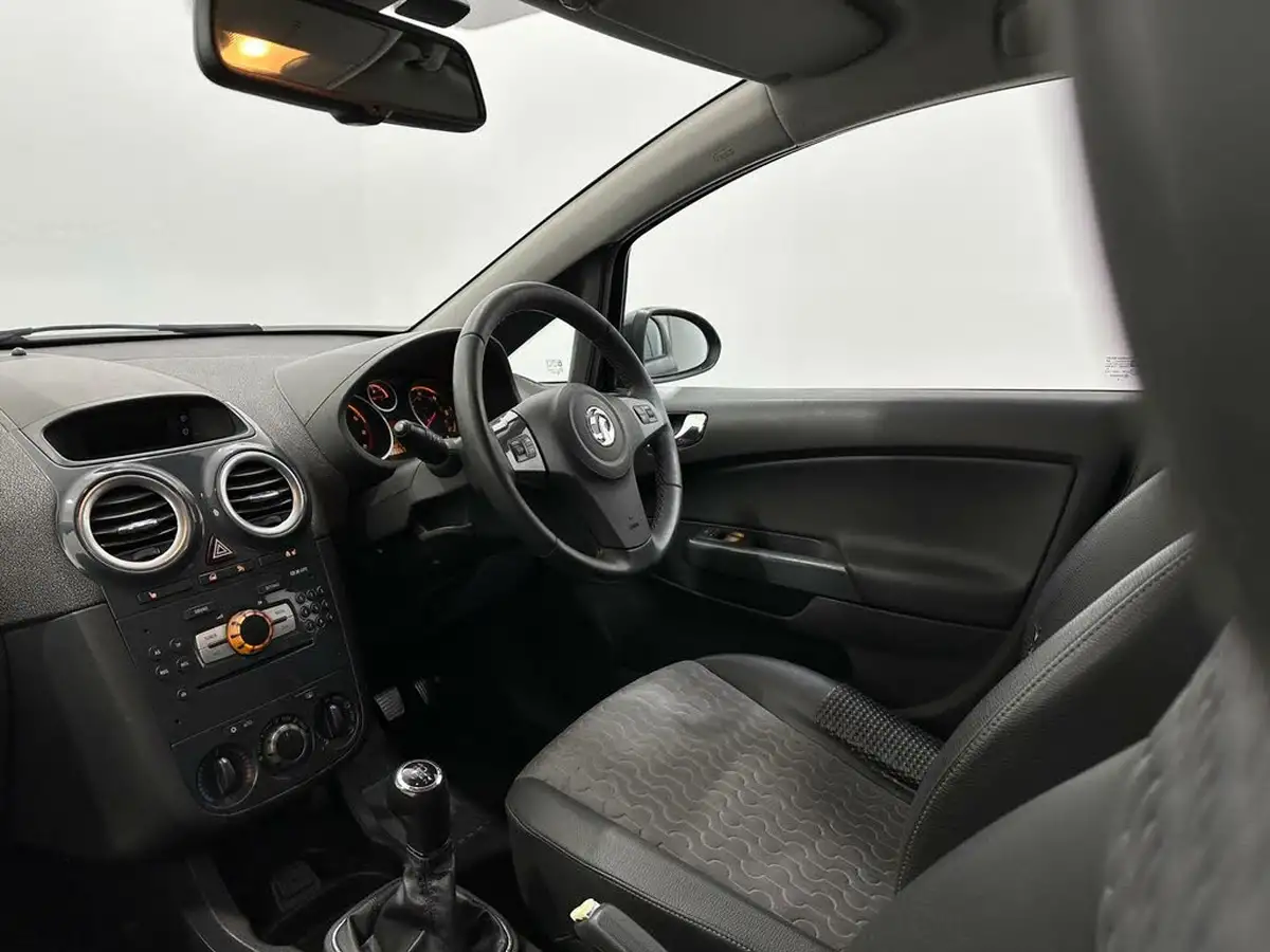 2012-vauxhall-corsa-14-se-5d-big-23
