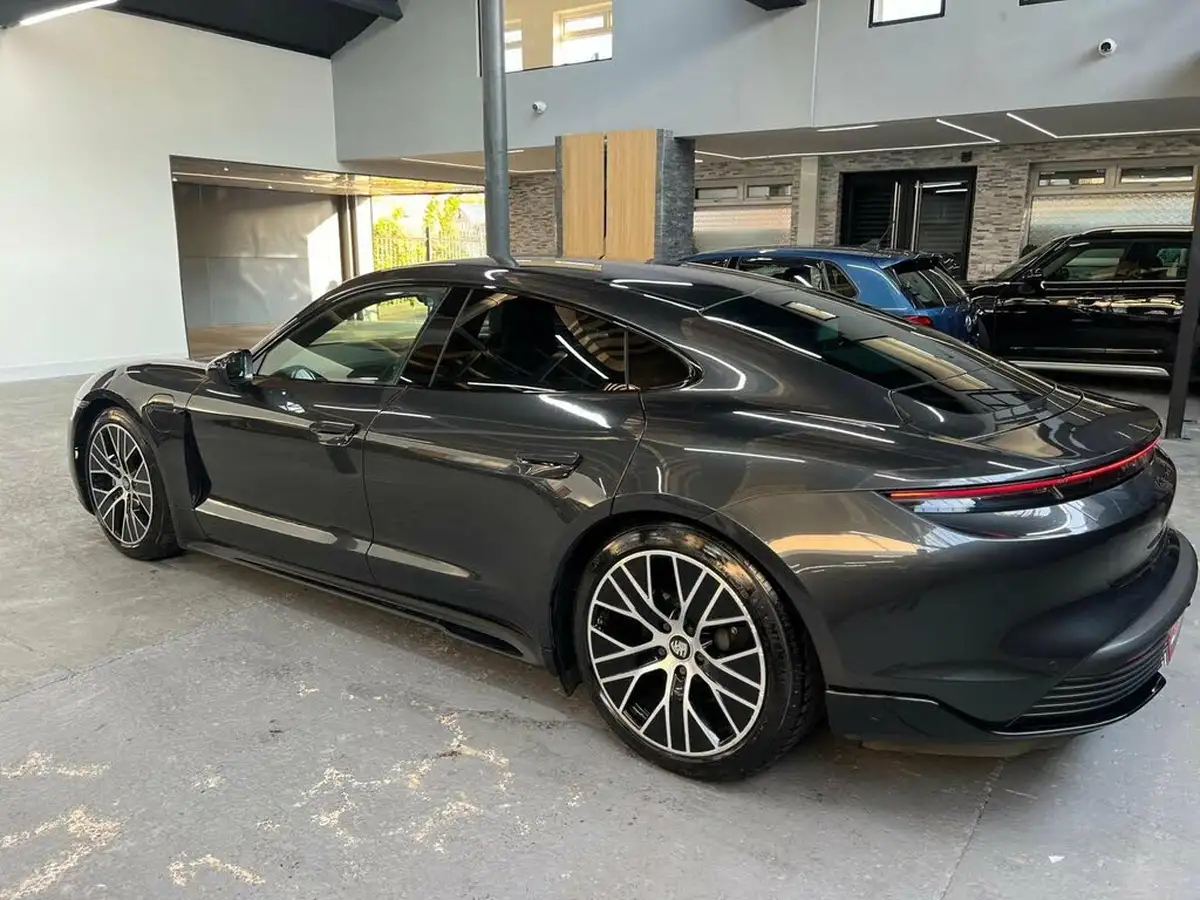 2020-porsche-taycan-e-4s-571ps-performance-battery-plus-big-11