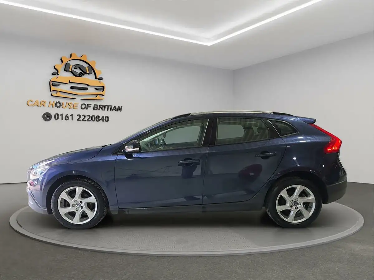 2015-volvo-v40-16td-d2-cross-country-lux-powershift-big-7