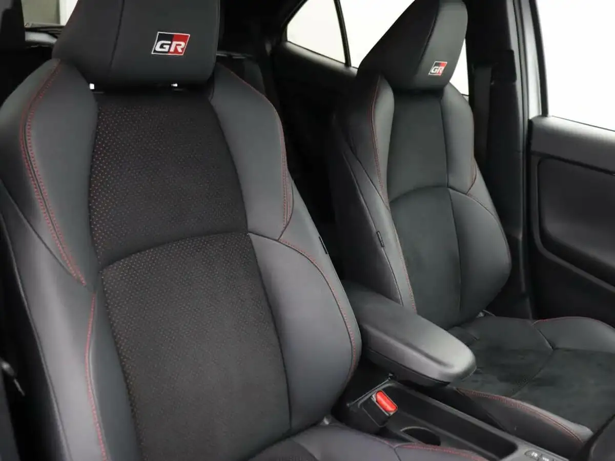2023-toyota-yaris-cross-15-vvt-i-gr-sport-big-14