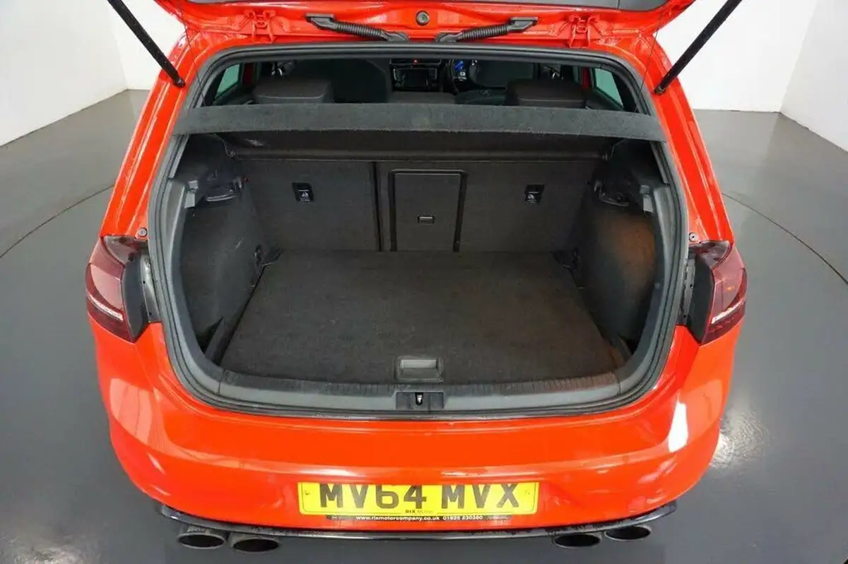 2014-volkswagen-golf-20-tsi-r-5d-big-7