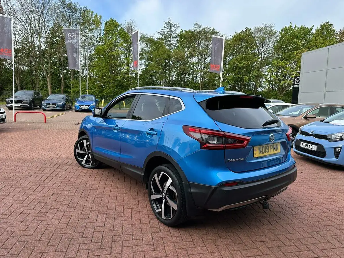 2019-nissan-qashqai-15dci-tekna-19in-alloysglass-roof-pack-dct-big-2