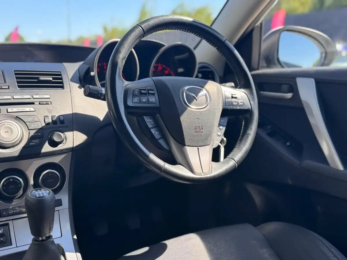 2010-mazda-mazda3-16-takuya-big-43