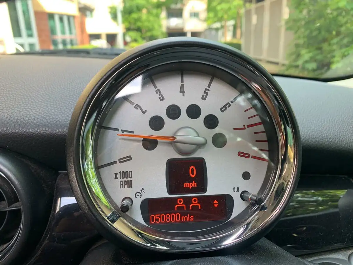 2011-mini-cooper-16-cooper-122bhp-hatchback-3d-big-20