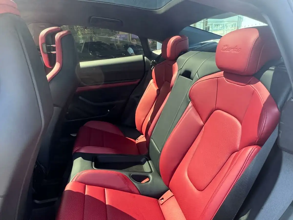 2023-porsche-taycan-e-turbo-big-23