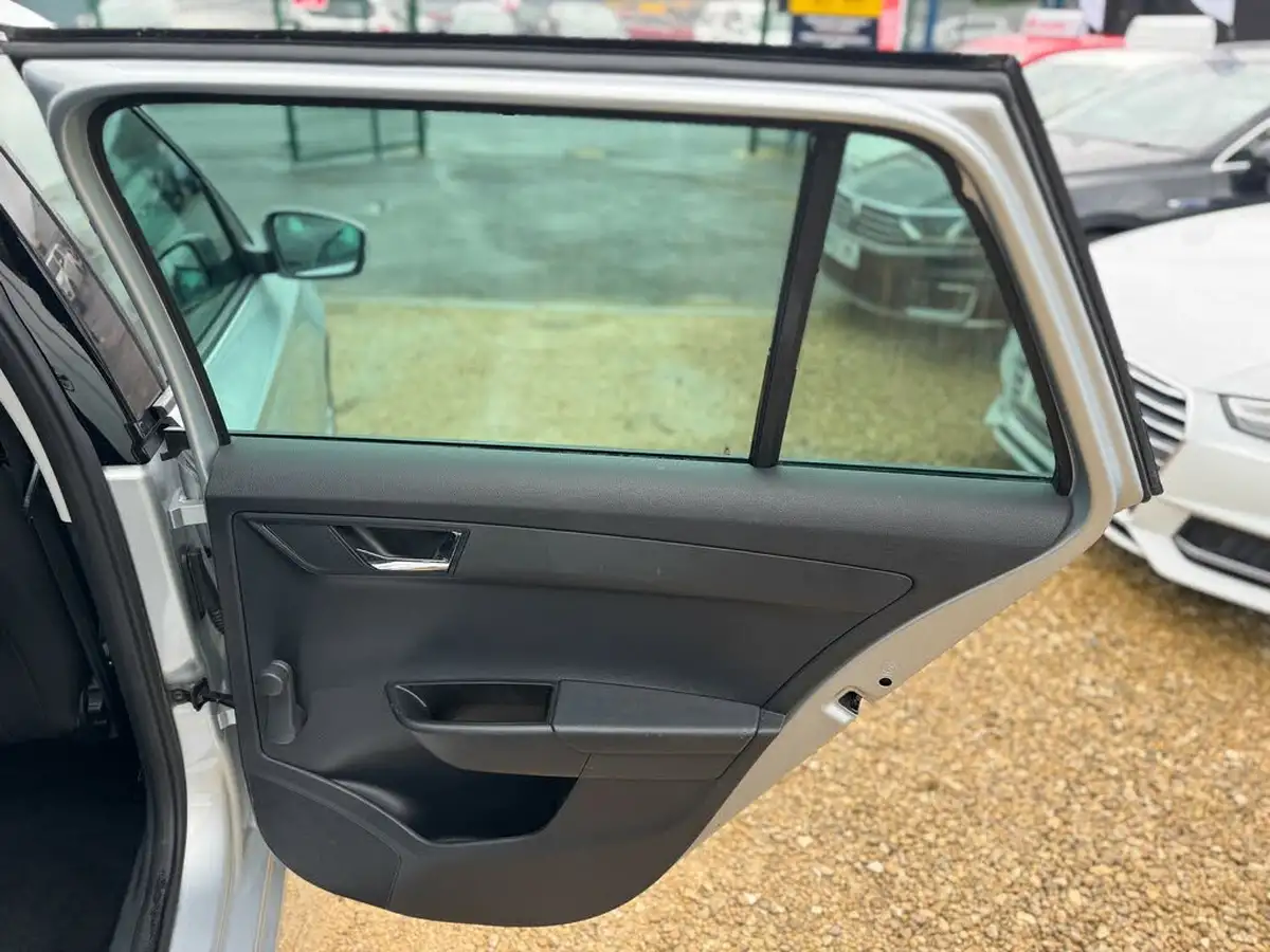 2015-skoda-fabia-12-tsi-se-l-109ps-estate-big-31