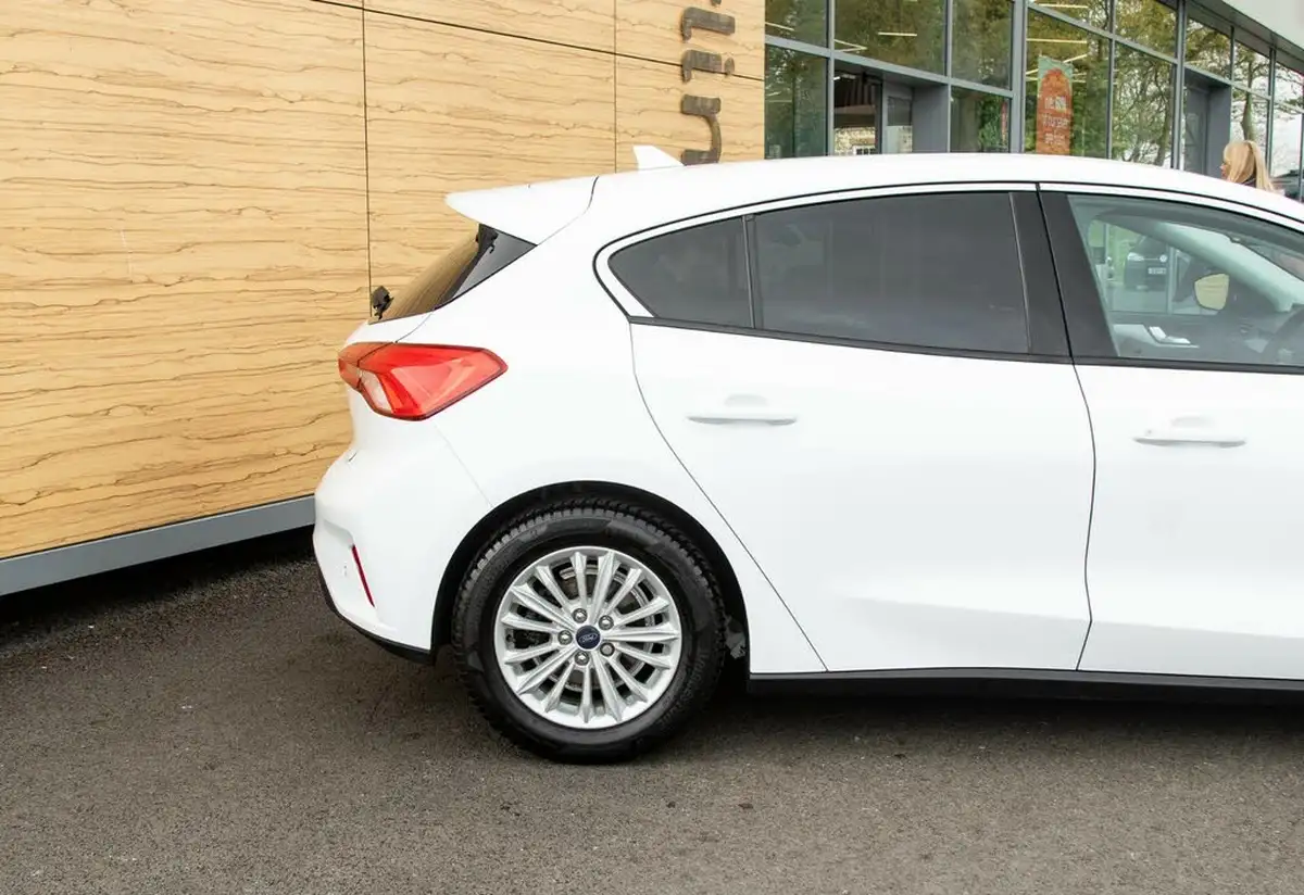2020-ford-focus-10t-titanium-edition-125ps-hybrid-mhev-hatchback-big-7
