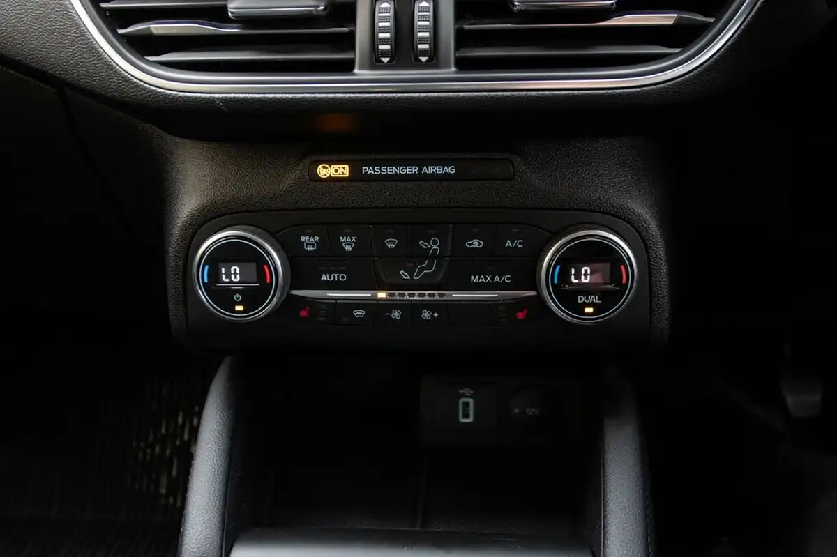 2020-ford-focus-10t-titanium-edition-125ps-hybrid-mhev-hatchback-big-31