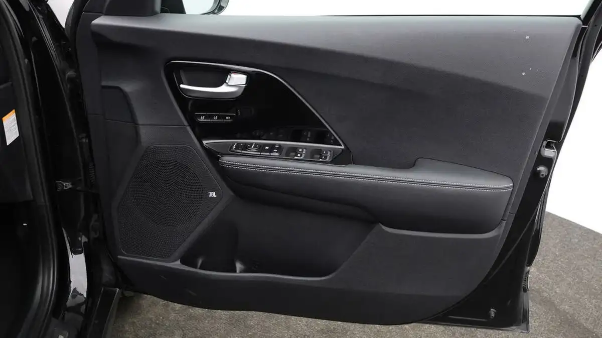 2022-kia-e-niro-ev-4-big-14