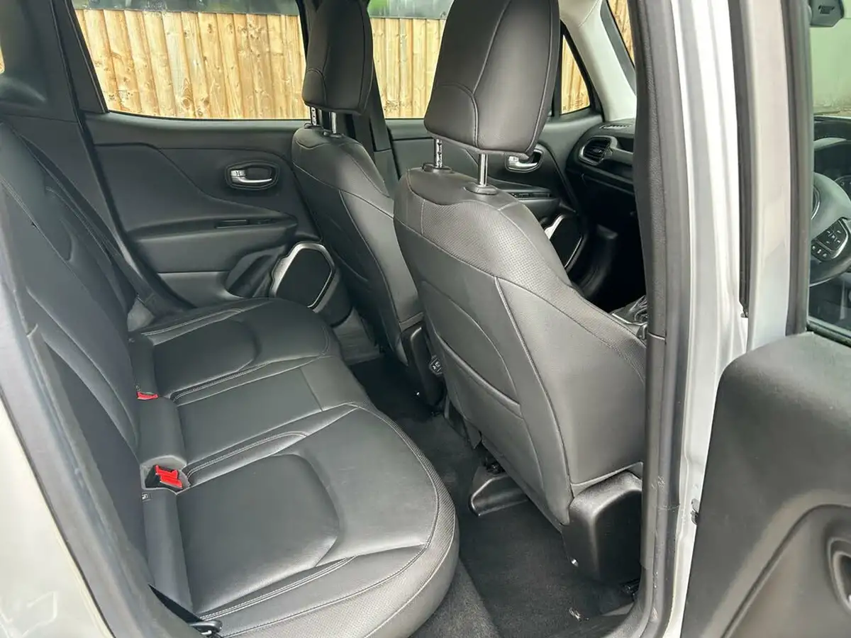 2019-jeep-renegade-13-gse-limited-big-30