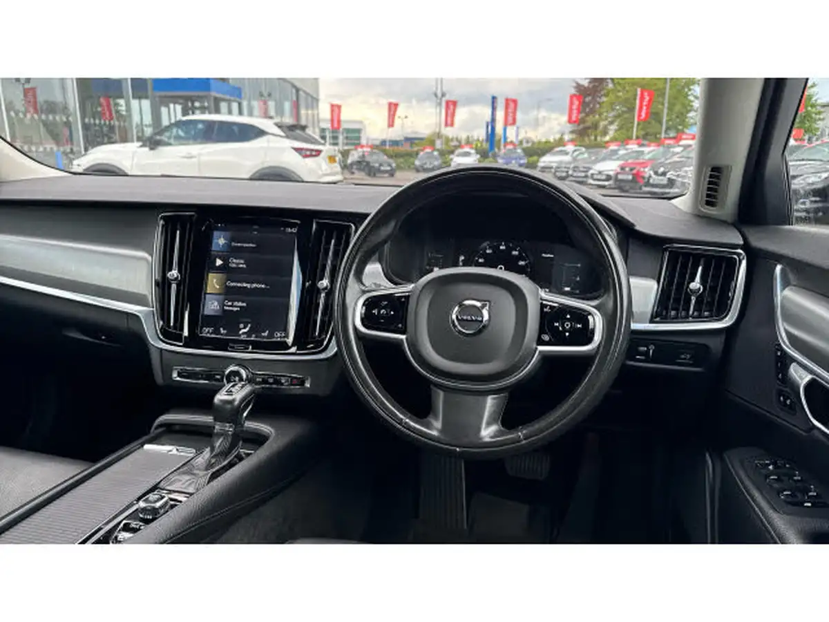 2017-volvo-s90-20td-d4-momentum-big-8