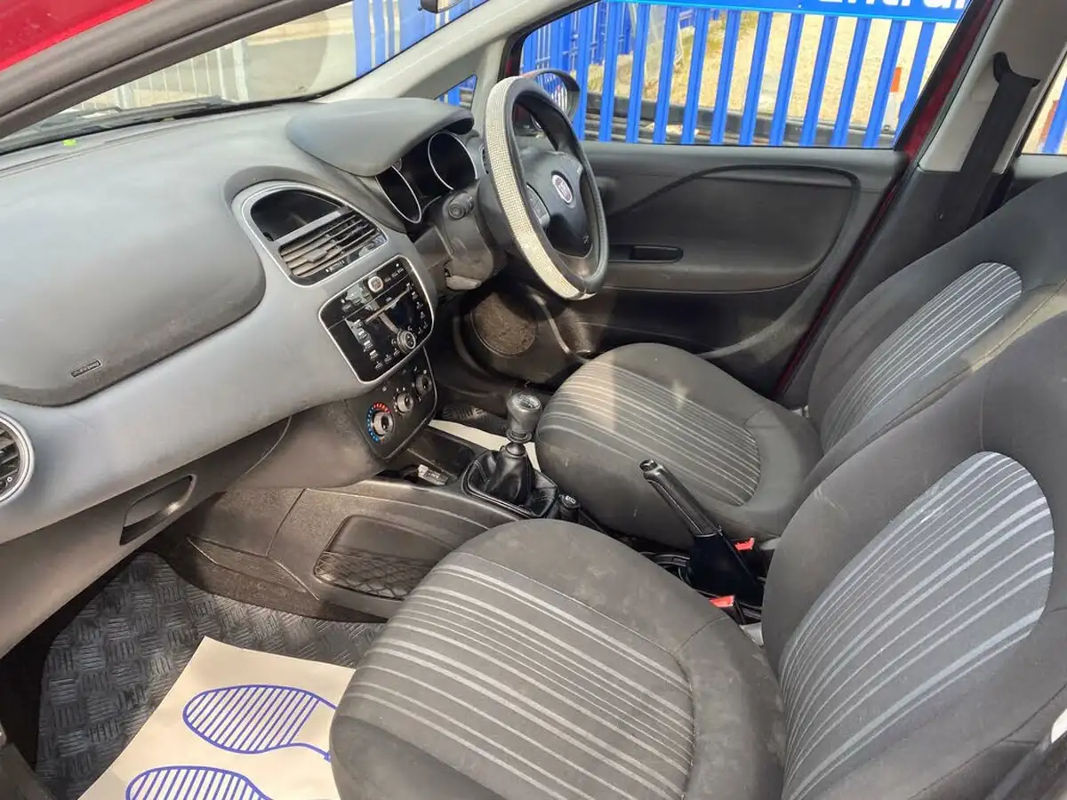 2010-fiat-punto-evo-14-active-5d-big-8