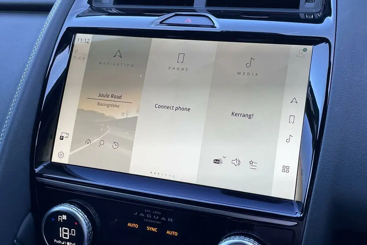 2023-jaguar-e-pace-15-p300e-r-dynamic-se-big-21