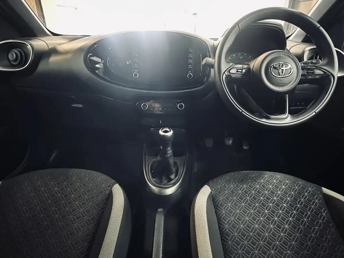 2022-toyota-aygo-x-10-vvt-i-edge-big-12