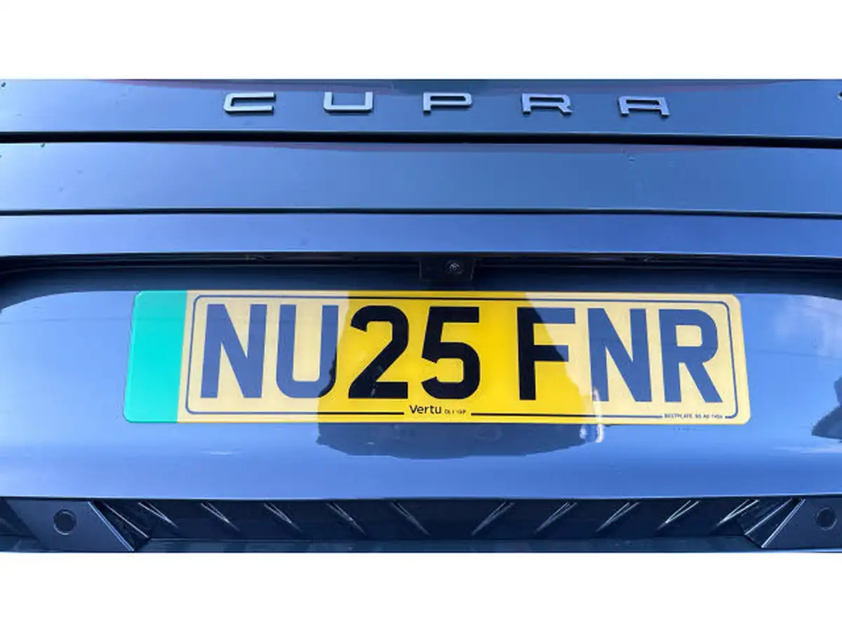 2025-cupra-born-e-vz-big-36