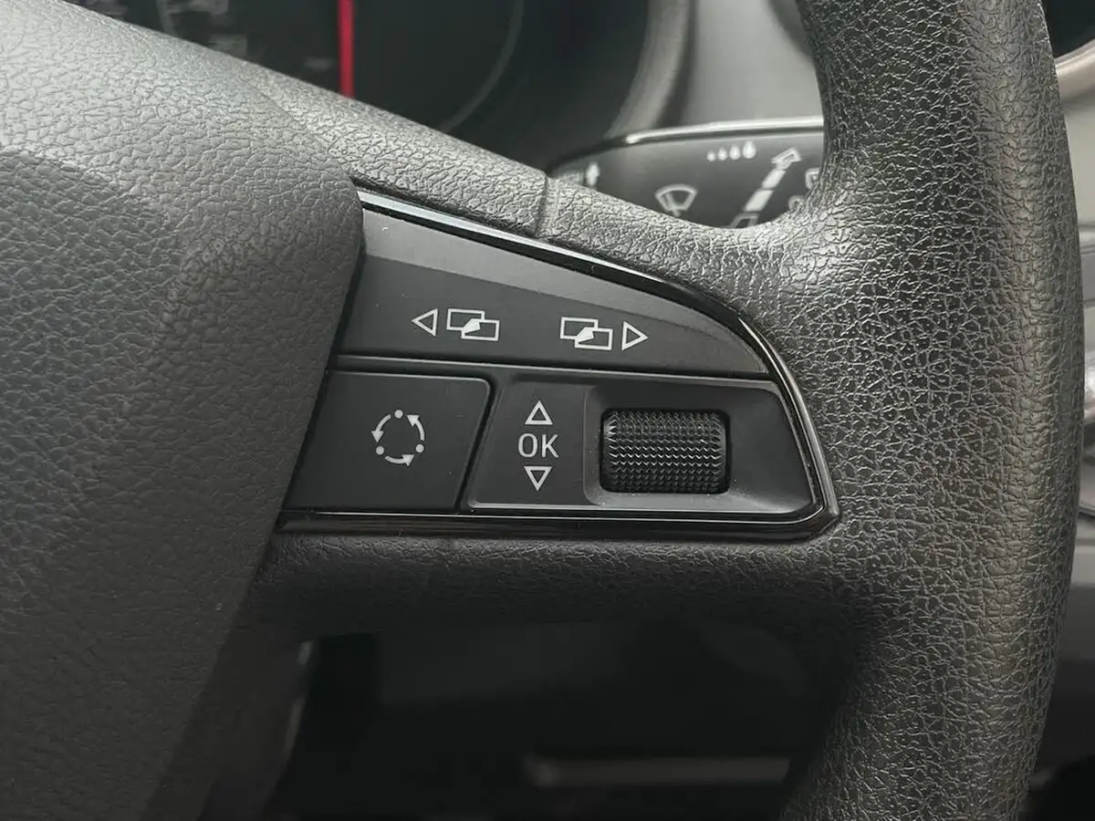 2017-seat-ibiza-10-sol-hatchback-5d-big-16