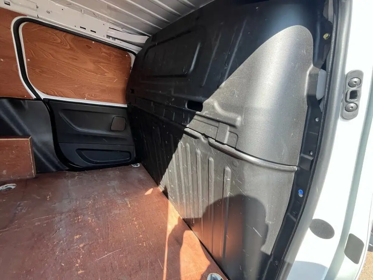 2022-toyota-proace-city-15d-active-big-13