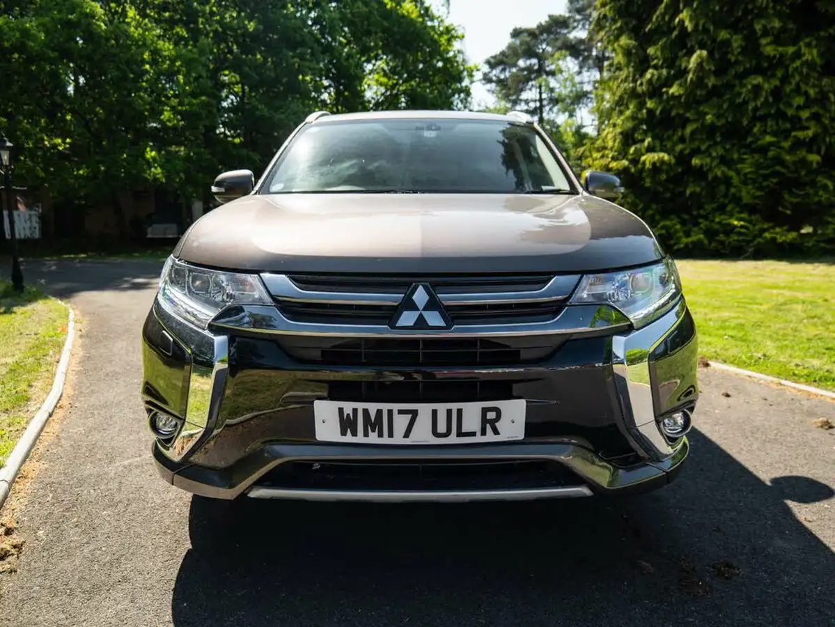 2017-mitsubishi-outlander-20-4hs-phev-5st-big-23