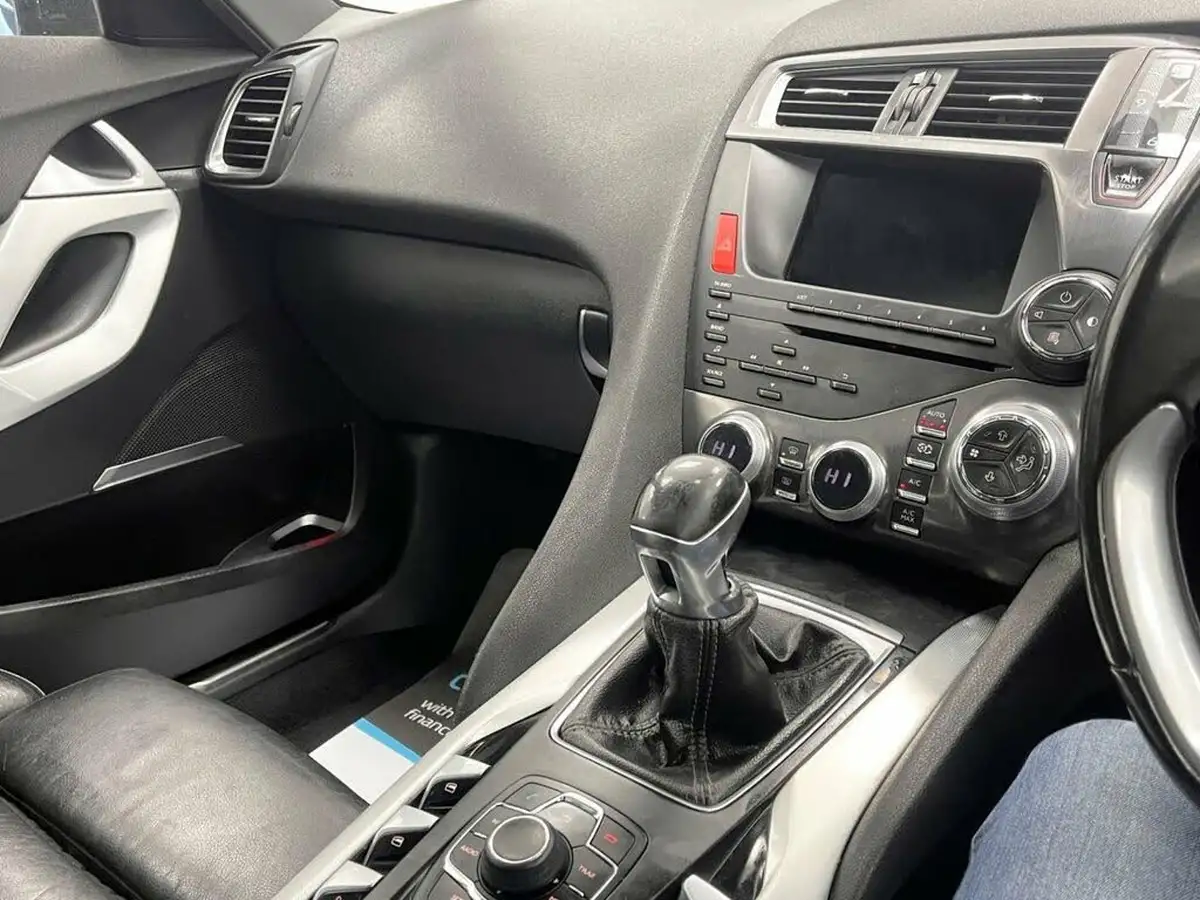 2013-citroen-ds5-20td-dsport-big-14
