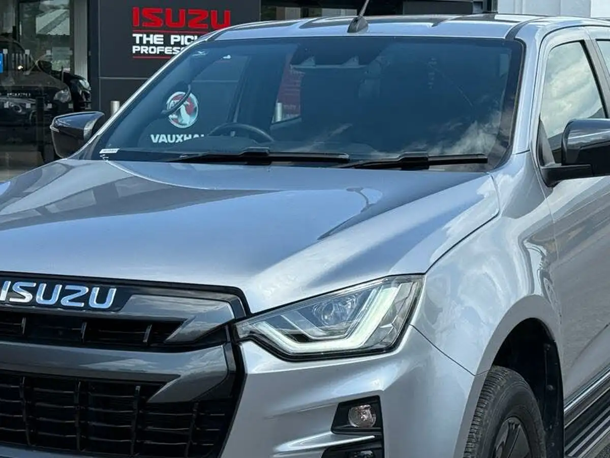 2022-isuzu-d-max-19td-v-cross-pick-up-auto-big-13