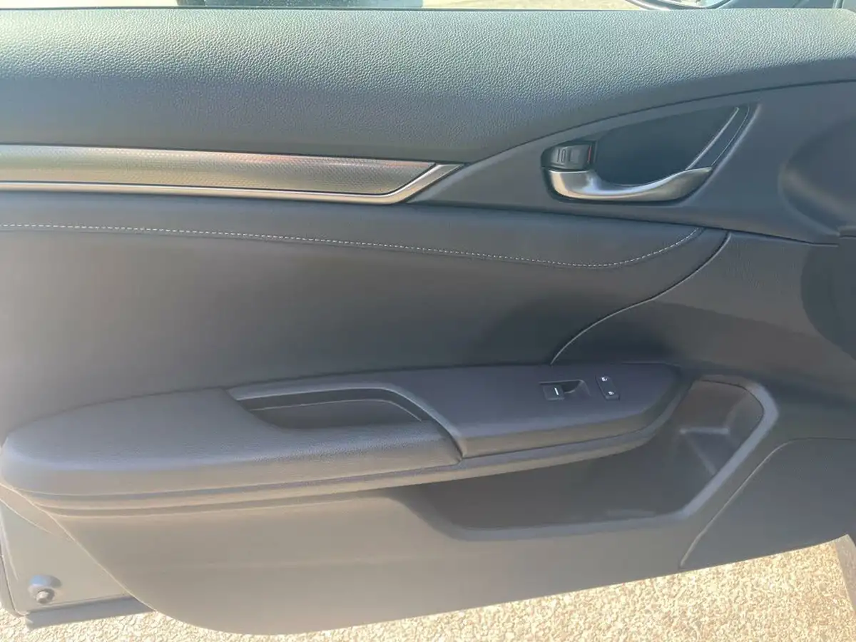 2018-honda-civic-15-vtec-turbo-prestige-cvt-big-15