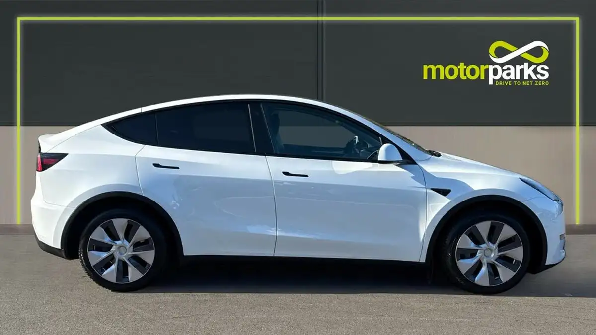2022-tesla-model-y-e-long-range-big-1