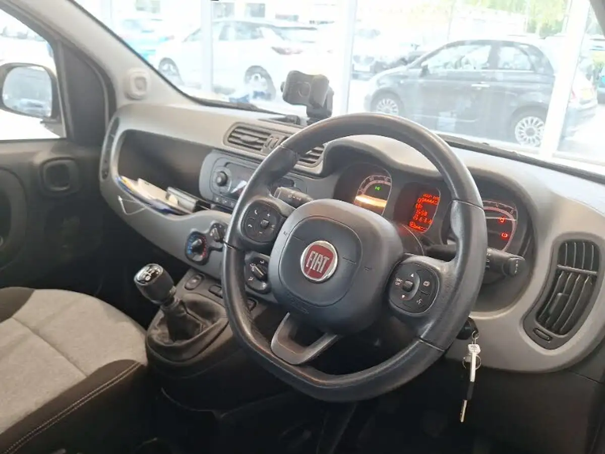 2019-fiat-panda-12-lounge-ss-big-10
