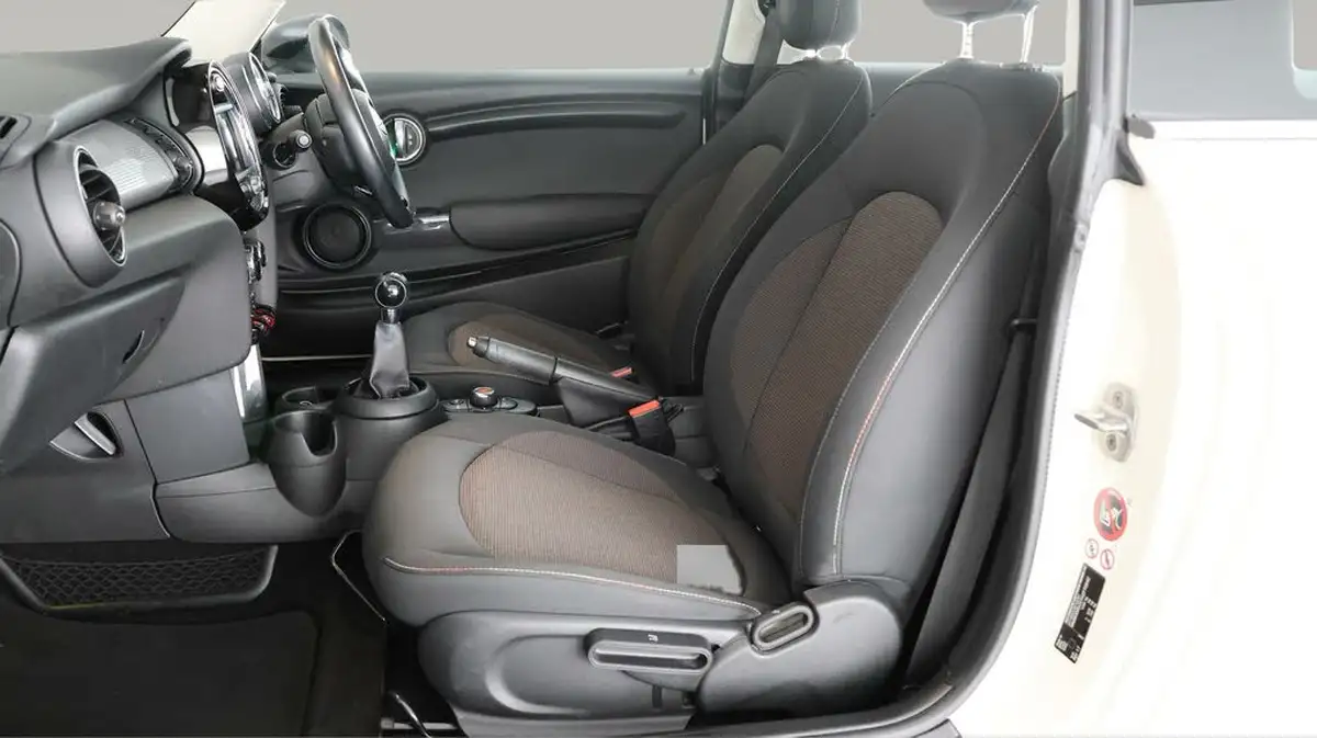 2017-mini-cooper-15-cooper-ss-hatchback-3d-big-14