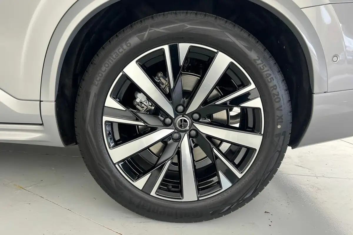 2025-volvo-xc90-20-b5-plus-big-20