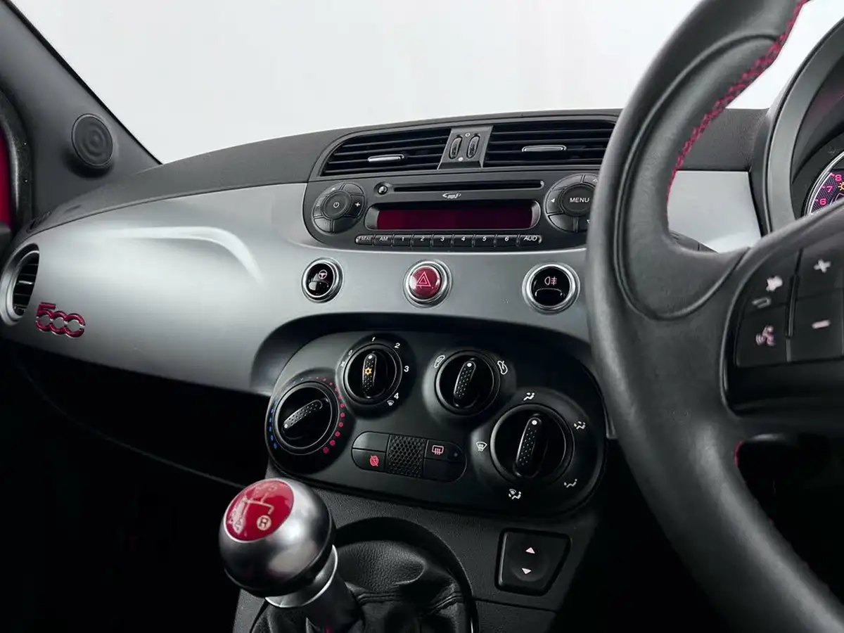 2014-fiat-500-12-s-big-24