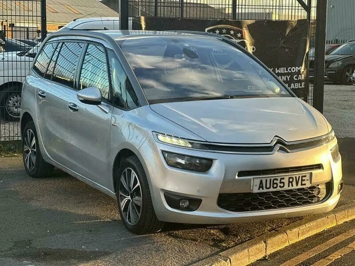 2016-citroen-grand-c4-picasso-16bluehdi-exclusive-eat6-big-11