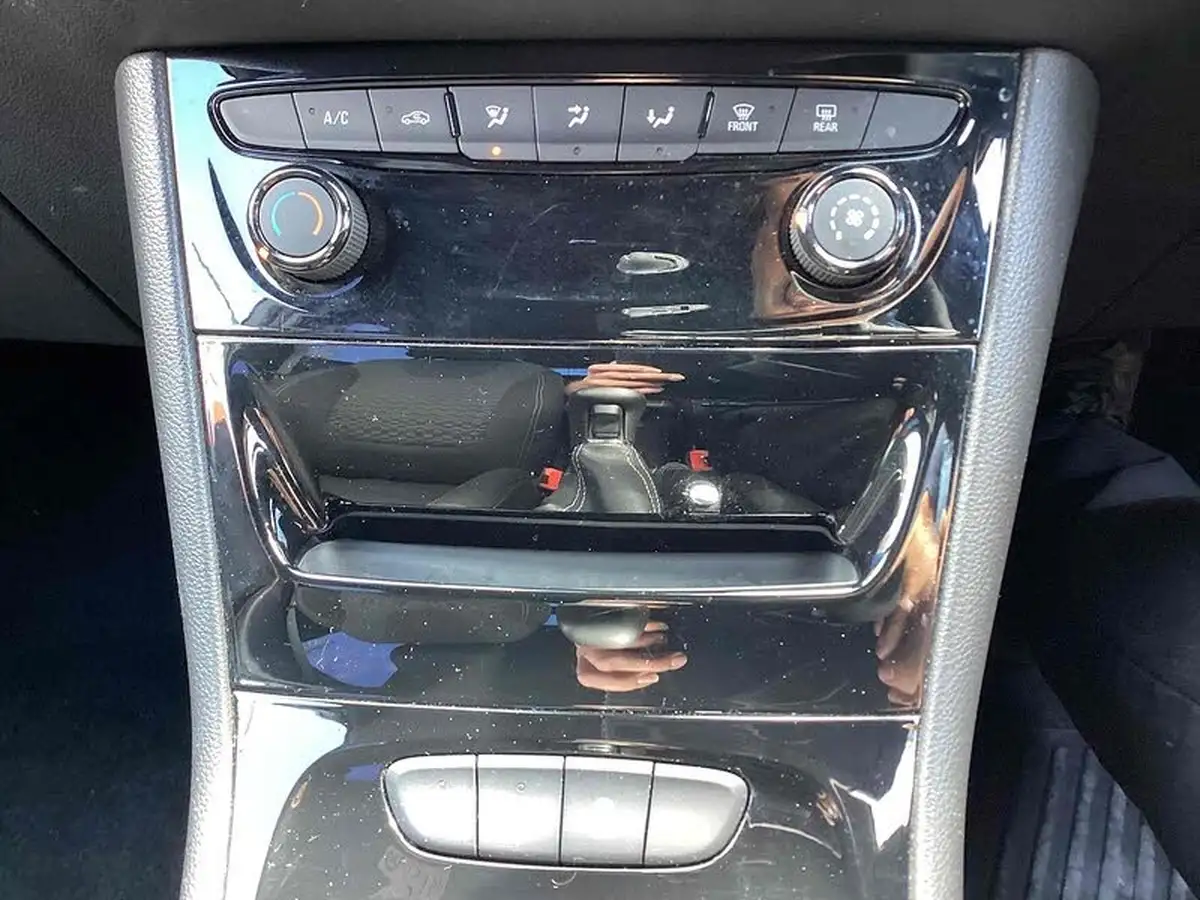 2022-vauxhall-crossland-15-elite-edition-110ps-big-7