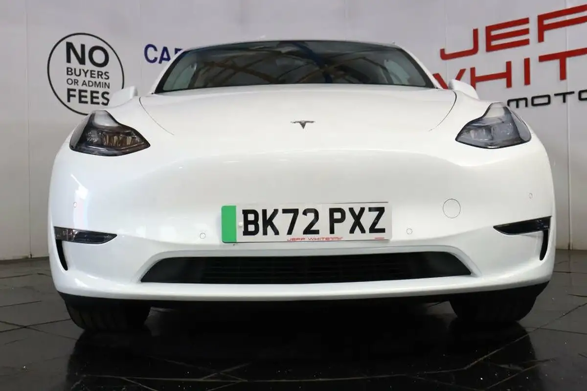 2022-tesla-model-y-e-long-range-big-9