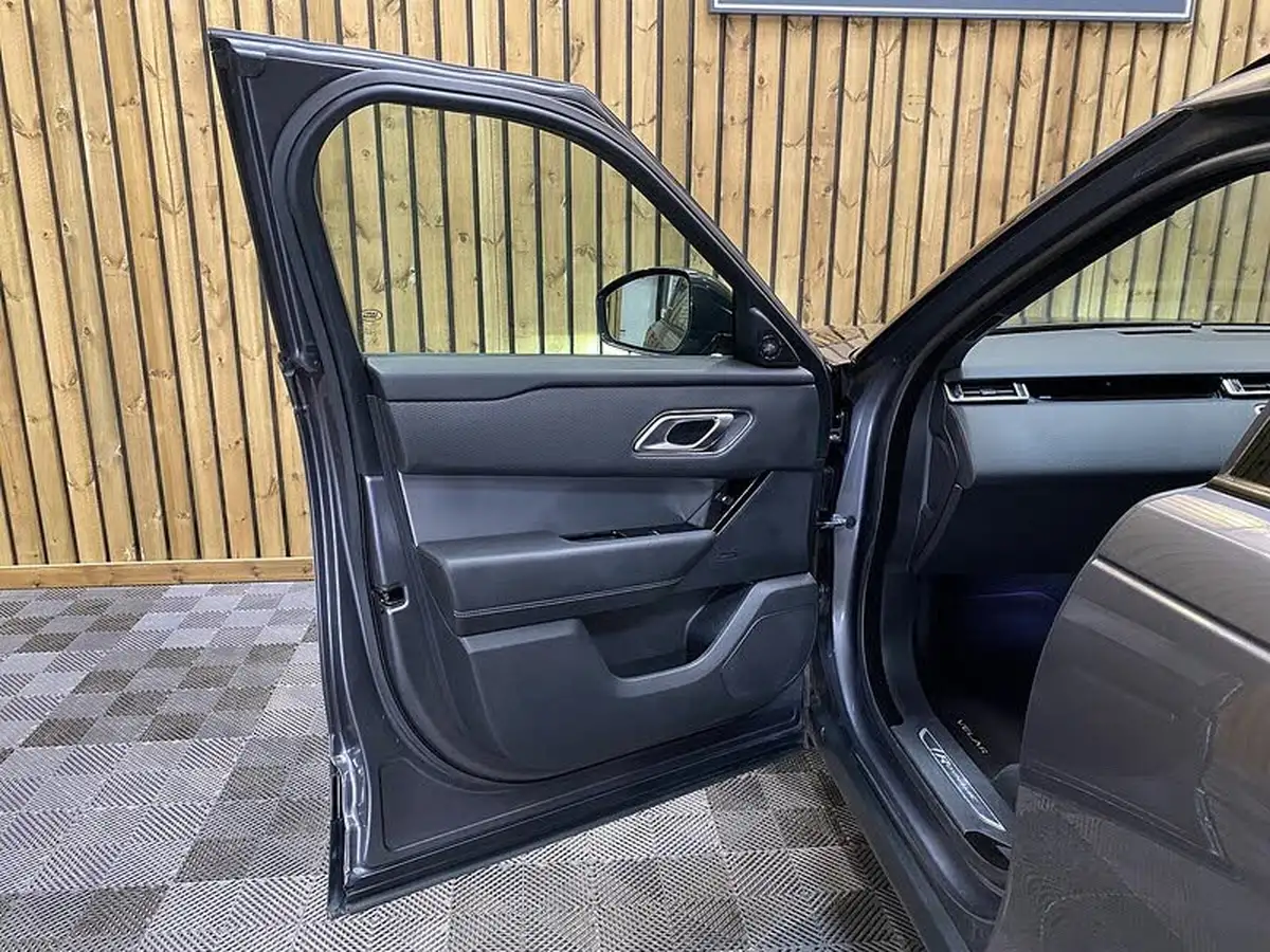 2019-land-rover-range-rover-velar-20-d180-r-dynamic-s-big-48