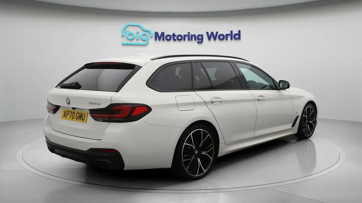 2020-bmw-5-series-big-7