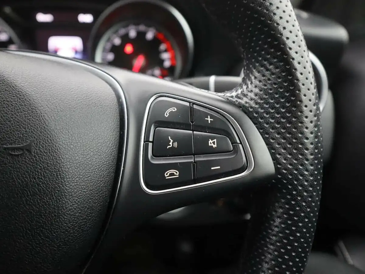 2019-mercedes-benz-gla-class-16-gla-180-urban-edition-7g-dct-big-21