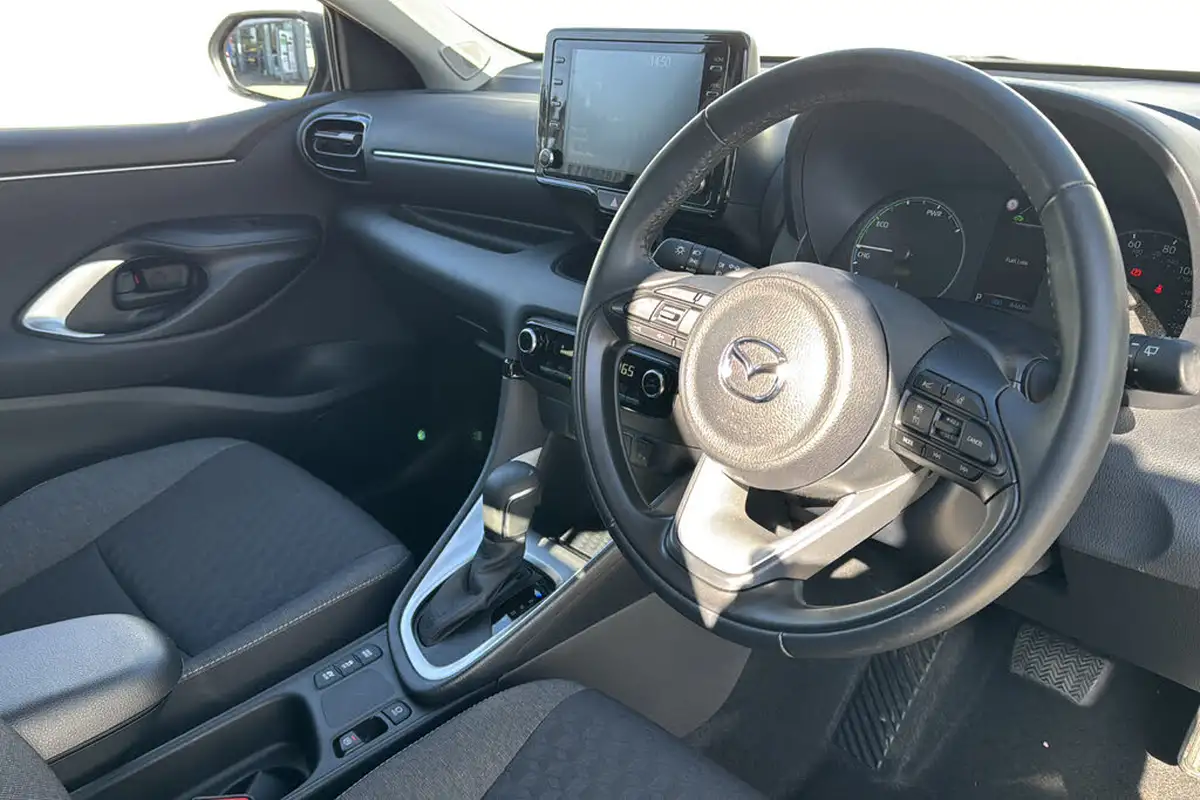 2022-mazda-mazda2-15-agile-big-8