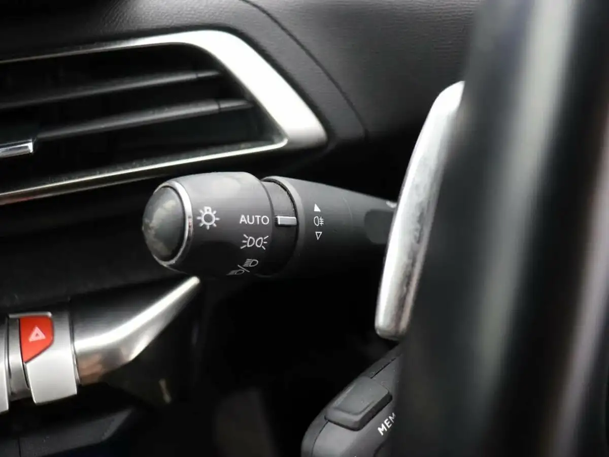 2021-peugeot-3008-suv-16-puretech-allure-premium-225bhp-hybrid-big-35