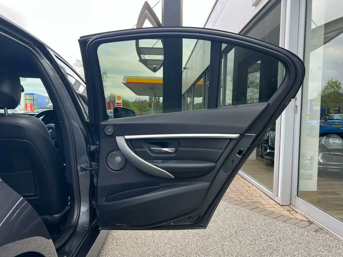 2018-bmw-3-series-30td-330d-m-sport-shadow-edition-saloon-4d-big-57
