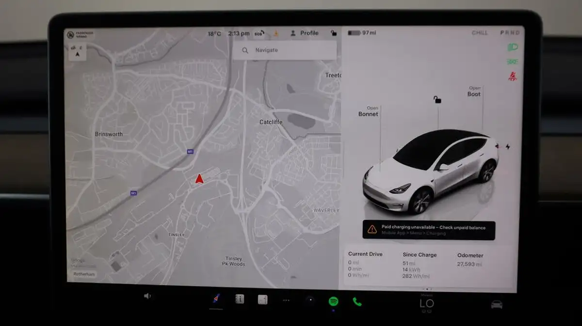 2022-tesla-model-y-e-long-range-big-10