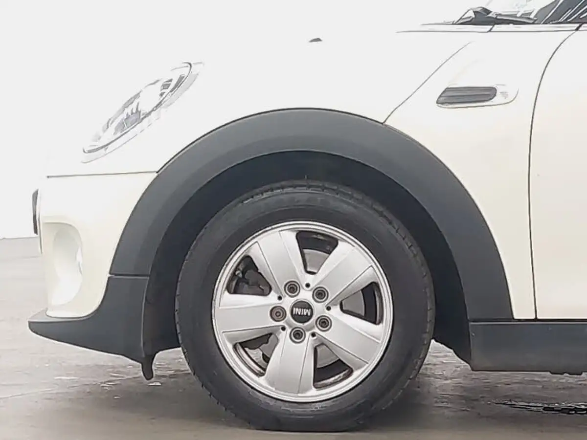 2019-mini-cooper-15-cooper-classic-hatchback-5d-big-11