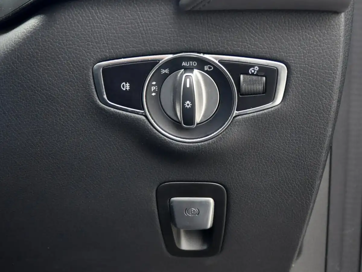 2021-mercedes-benz-eqc-e-eqc-400-amg-line-premium-plus-big-28